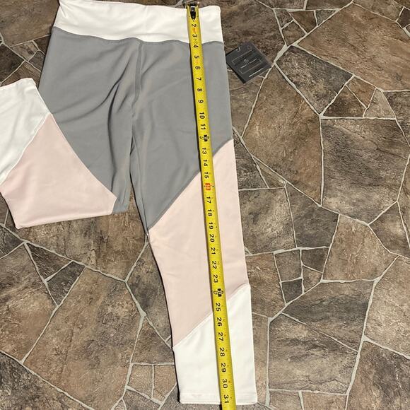 NWT Threads 4 Thought Gray White Pink Sz M Leggings - Picture 3 of 12